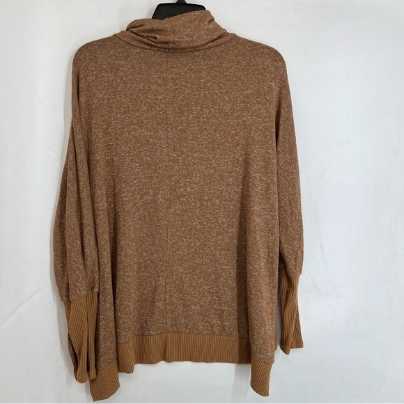 5/$25 Andree by Unit brown Cowl Neck Sweater size small - Picture 4 of 5